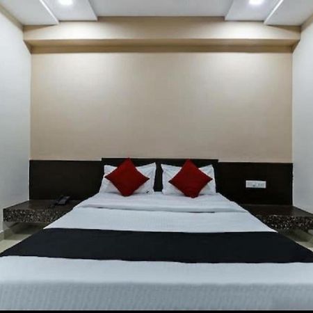 Dwaraka Inn Visakhapatnam Buitenkant foto