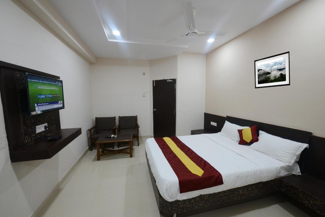 Dwaraka Inn Visakhapatnam Buitenkant foto