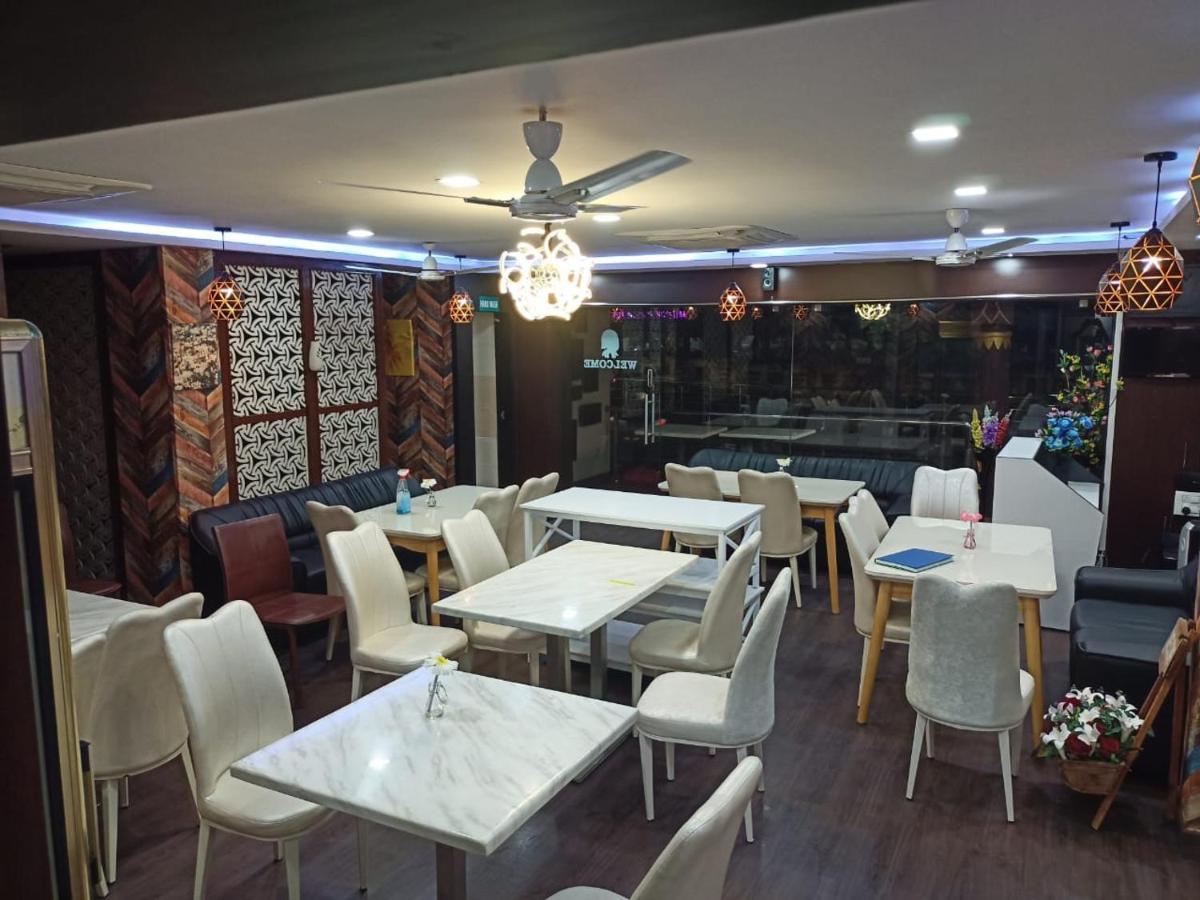 Dwaraka Inn Visakhapatnam Buitenkant foto