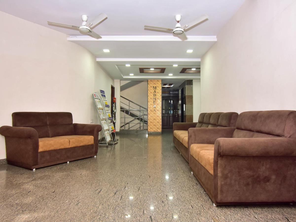 Dwaraka Inn Visakhapatnam Buitenkant foto